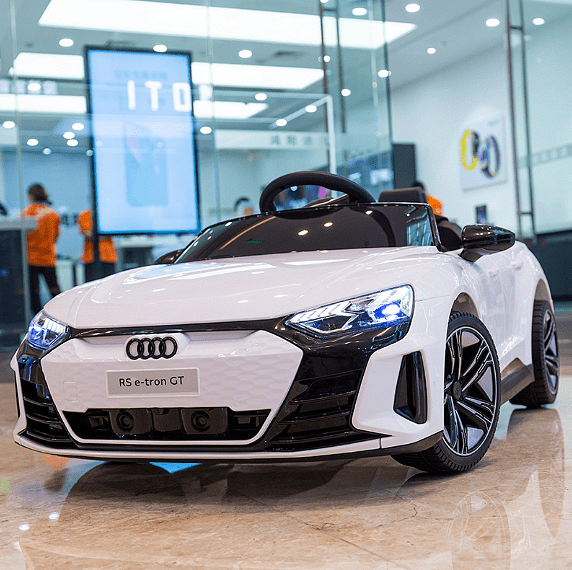 Акумулаторен джип Audi RS E-Tron GT, 4X4, Licensed, С меки гуми и кожена седалка, 12V, Черна Aventra Store