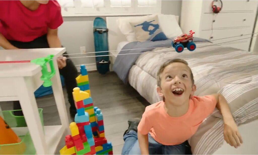 Чудовичен Комплект за Трикове Trix Trux- коли, писта и рампи