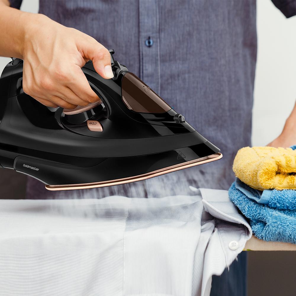 Steam iron, GoldMaster, 2200W, Auto-off function, Gold glide nanoceramic ironing plate, Black