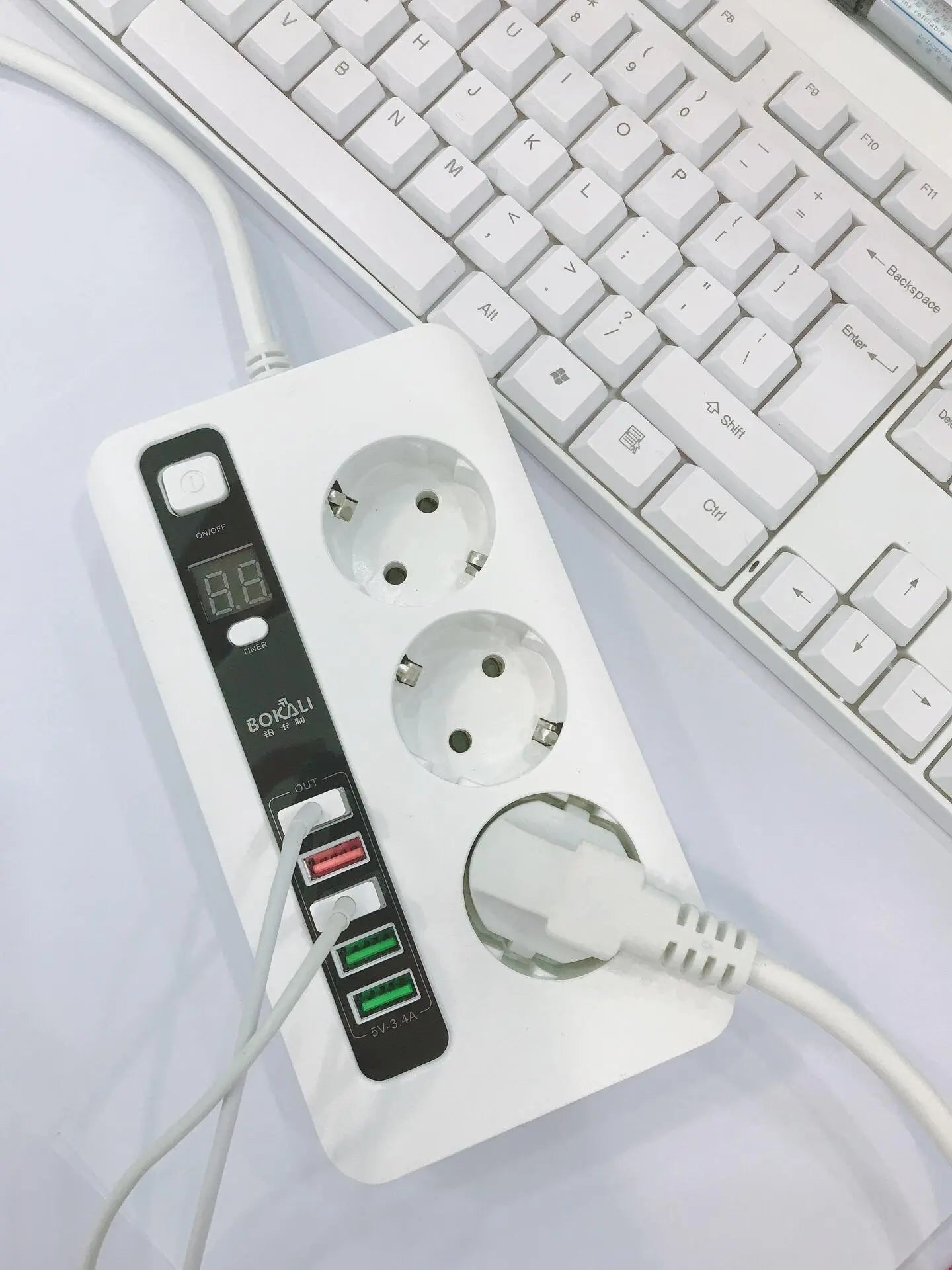 Power Socket разклонител с x5 USB и 3x220V гнезда 3.4А 2м. Aventra Store